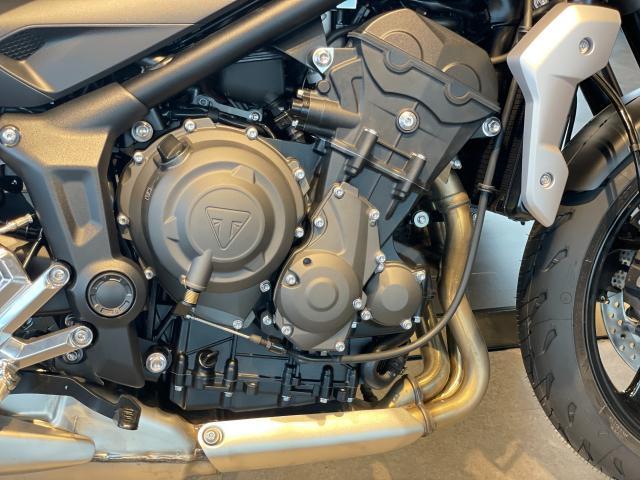 トライデント660 クイックシフター スリップアシストクラッチ TFTディスプレイ