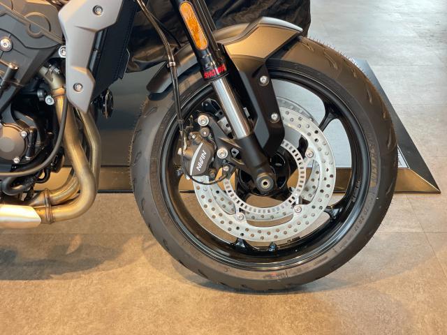 トライデント660 クイックシフター スリップアシストクラッチ TFTディスプレイ