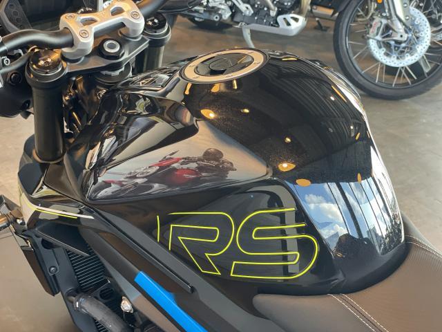 ストリートトリプルRS 765 クイックシフター BPF オーリンズSTX40 ブレンボ フロントリフトコントロール