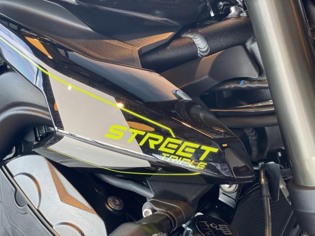 ストリートトリプルRS 765 クイックシフター BPF オーリンズSTX40 ブレンボ フロントリフトコントロール