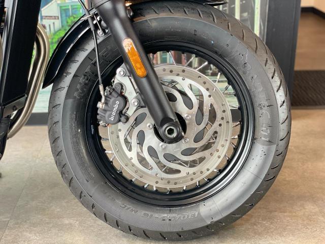 ボンネビル ボバー ICONエディション 限定車 ETC2．0 クルコン ブレンボ LEDライト
