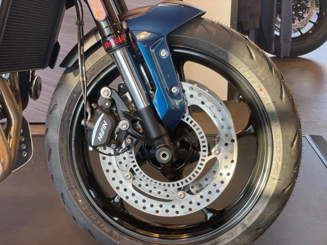 トライデント660 NEW クイックシフター スリップアシストクラッチ TFTディスプレイ 3ライディングモード クルコン