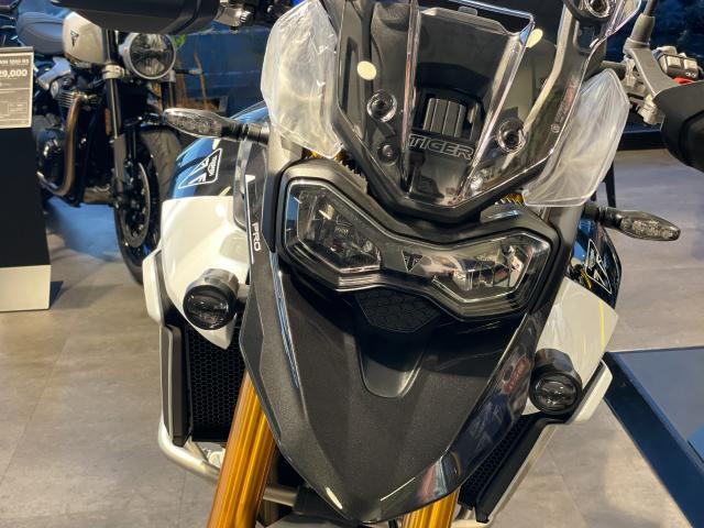 タイガー900ラリー PRO クイックシフター シートヒーター LEDライト コネクティビティ