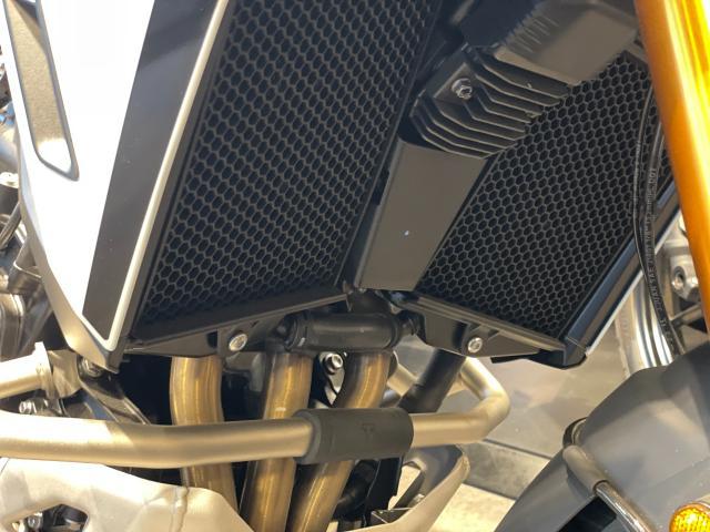 タイガー900ラリー PRO クイックシフター シートヒーター LEDライト コネクティビティ