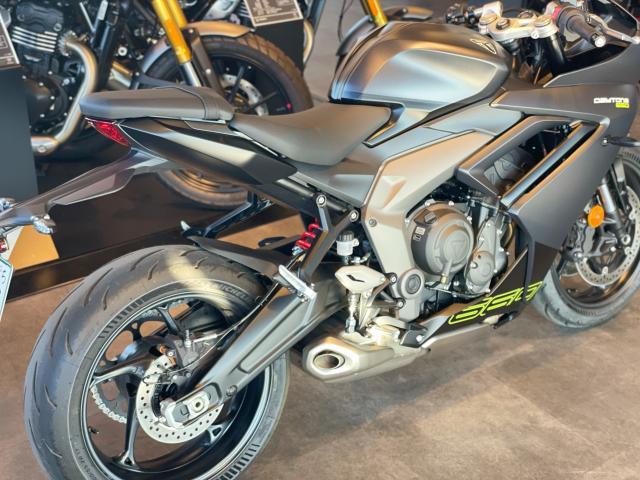 デイトナ660 SF－BPF TFTカラーディスプレイ 3ライディングモード シート高810mm 95PS