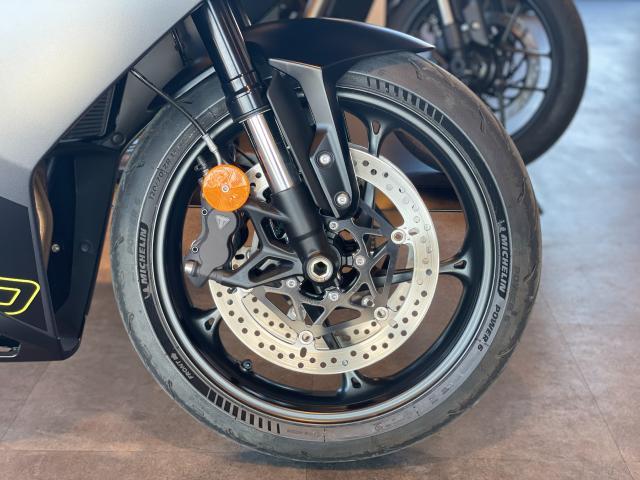 デイトナ660 SF－BPF TFTカラーディスプレイ 3ライディングモード シート高810mm 95PS