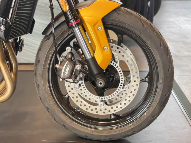 トライデント660 シフトアシスト スクロールウインカー プロテクションキット付