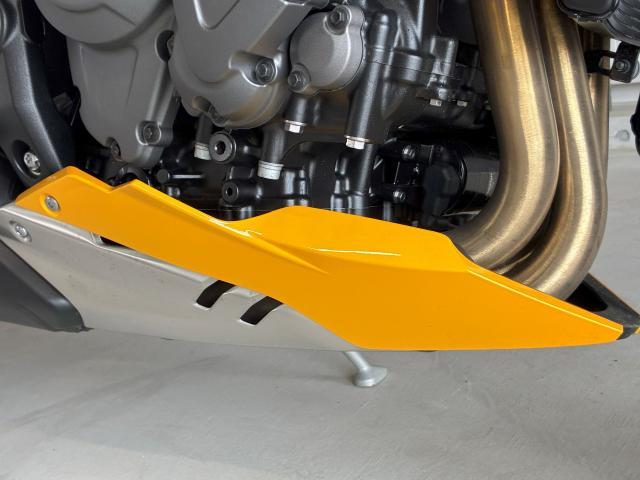 スピードトリプル1200RS 180PS 5ライディングモード クイックシフター 片持ちスイングアーム LED