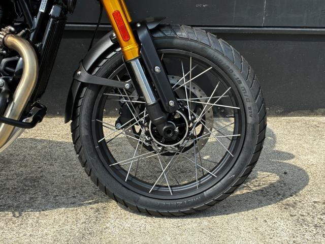スクランブラー400XC イエロー