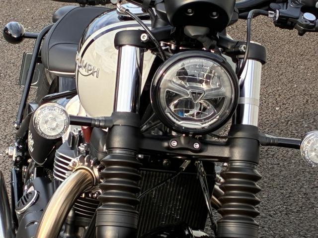 ボンネビル ボバー