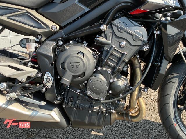 ストリートトリプル765R ローシート装着車両 エンジンプロテクション