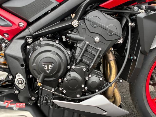 ストリートトリプル765RX