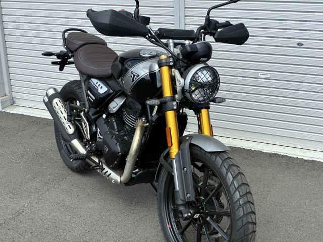 スクランブラー400X オリジナルローシート 登録済み未使用車両 認定中古車