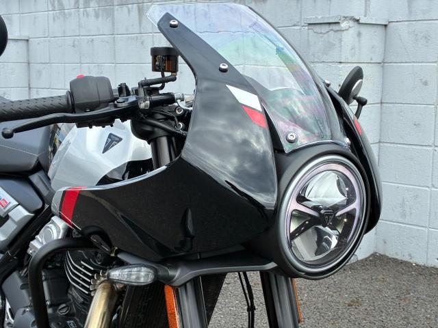スラクストン400 Thruxton ドレッサーバー付