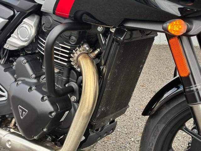 スラクストン400 Thruxton ドレッサーバー付