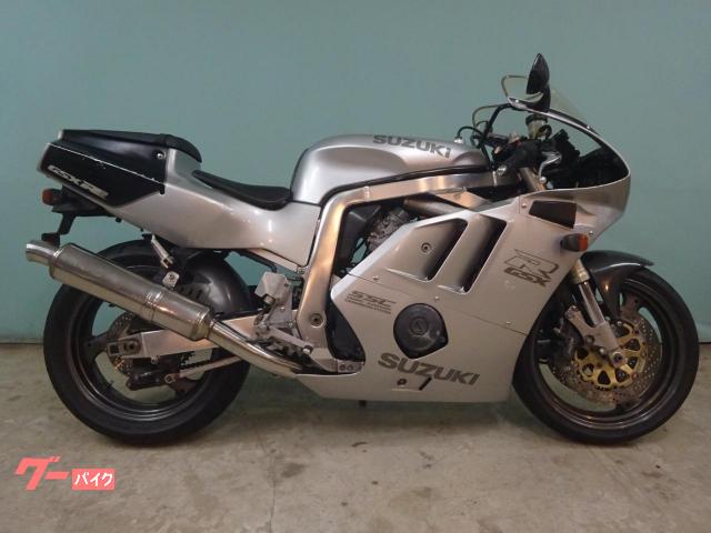 スズキ GSX－R400R 型式GK76A カーボンFフェンダー