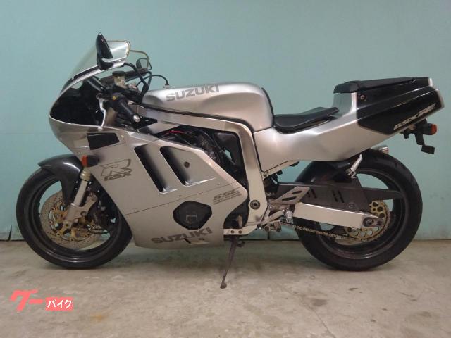 スズキ GSX－R400R 型式GK76A カーボンFフェンダー