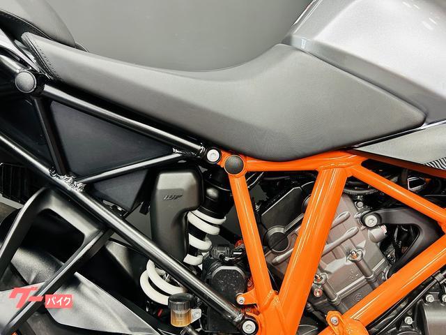 ＫＴＭ １２９０スーパーデュークＧＴ 純正サイドパニア ＳＷ