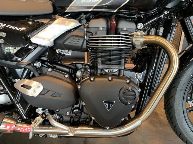 TRIUMPH スピードツイン900 最新モデル ファントムブラック