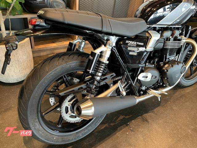 TRIUMPH スピードツイン900 最新モデル ファントムブラック