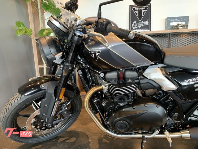 TRIUMPH スピードツイン900 最新モデル ファントムブラック