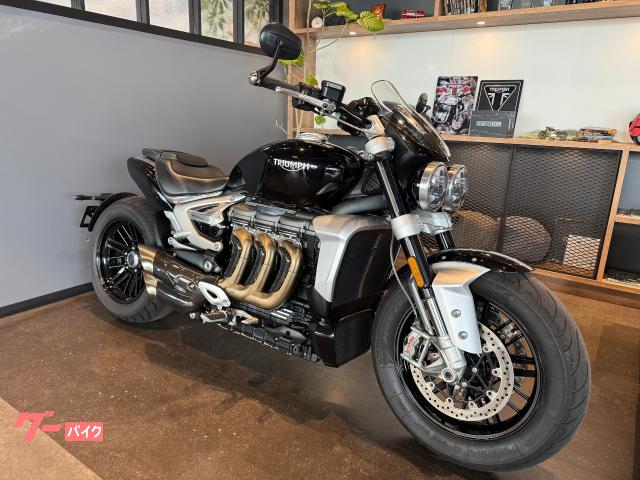 TRIUMPH ロケット3 R ファントムブラック カーボンマフラー