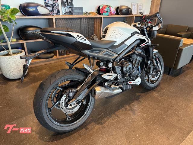 TRIUMPH ストリートトリプル765R クリスタルホワイト 正規