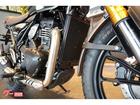 スクランブラー400X 2025年最新モデル マットカーキグリーン／フュージョンホワイト ABS トラクションコントロール