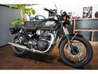 ボンネビルT100 2025年 コンペティショングリーン／アイアンストーン ブレンボキャリパー ABS トラクションコントロール
