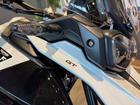 タイガー900GT スノードニアホワイト／サファイアブラック ブレンボキャリパー キャストホイール LEDライト