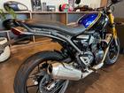 スピード400 ファントムブラック／ブルー 正規ディーラー認定中古車 ETC2．0車載器 ドレッサーバー カスタムレバー