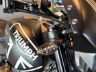 トライデント660 正規ディーラー認定中古車 クイックシフター 社外カウル エンジンガード 3気筒エンジン LEDヘッドライト