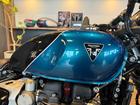 ボンネビル ボバー 新型2026年モデル インターステラブルー／サファイアブラック クルーズコントロール 14リットルタンク