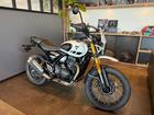 スクランブラー400XC 新車保証残有り 正規ディーラー認定中古車 バニラホワイト フライスクリーン スポ―クホイール