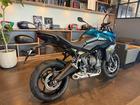 タイガースポーツ660 インターステラーブルー／ミネラルグレー クイックシフター 昇降可能スクリーン 3気筒エンジン