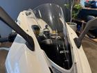 デイトナ675R クリスタルホワイト／ジェットブラック エンジンプロテクトカバー クイックシフター 前後オーリンズ ブレンボ