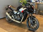 スラクストン400 正規ディーラー認定中古車 新車保証残有 ファントムブラック／アルミニウムシルバー シートカウル