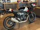 スラクストン400 正規ディーラー認定中古車 新車保証残有 ファントムブラック／アルミニウムシルバー シートカウル