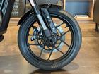 スラクストン400 正規ディーラー認定中古車 新車保証残有 ファントムブラック／アルミニウムシルバー シートカウル