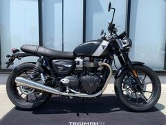 ＴＲＩＵＭＰＨ　スピードツイン９００　マットファントムブラック／クリスタルホワイト　切り替え式トラクションコントロール　トルクアシストクラッチ