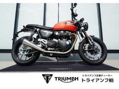 ＴＲＩＵＭＰＨ　スピードツイン１２００　マットバハオレンジ　ネオクラシック　６速　ブレンボキャリパー　マルゾッキ製ショック　２眼メーター