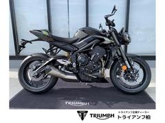 ＴＲＩＵＭＰＨ　ストリートトリプルＲＳ　最新モデル　３気筒　ファントムブラック　クイックシフター・ブレンボキャリパー・ショーワ製倒立フォーク