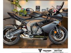ＴＲＩＵＭＰＨ　デイトナ６６０　正規ディーラー認定中古車　サテングラナイト／サテンジェットブラック　３気筒エンジン・ｌｅｄヘッドライト