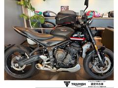 ＴＲＩＵＭＰＨ　トライデント６６０　サファイアブラック　ＥＴＣ・純正タンクバッグ・クイックシフター・フレームガード・純正カスタムレバー