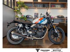 ＴＲＩＵＭＰＨ　スピードツイン９００　最新モデル　ピュアホワイト　倒立フォーク・ブレンボキャリパー・前後マルゾッキサスペンション・灯火類フルＬＥＤ