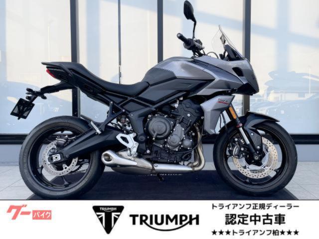 タイガースポーツ660 グラファイト／サファイアブラック 3気筒ミドルアドベンチャー 倒立フォーク 走行モード切り替え