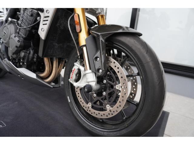 スピードトリプル1200RS マットシルバー 純正クルーズコントロール オーリンズサス ブレンボキャリパー クイックシフター付き