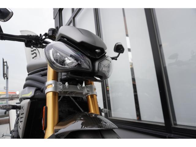 スピードトリプル1200RS マットシルバー 純正クルーズコントロール オーリンズサス ブレンボキャリパー クイックシフター付き