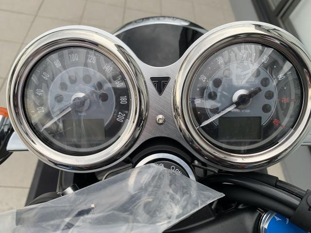 ボンネビルT120  エルヴィス プレスリー リミテッドエディション 限定レコード付 ABS クルーズコントロール トラクション