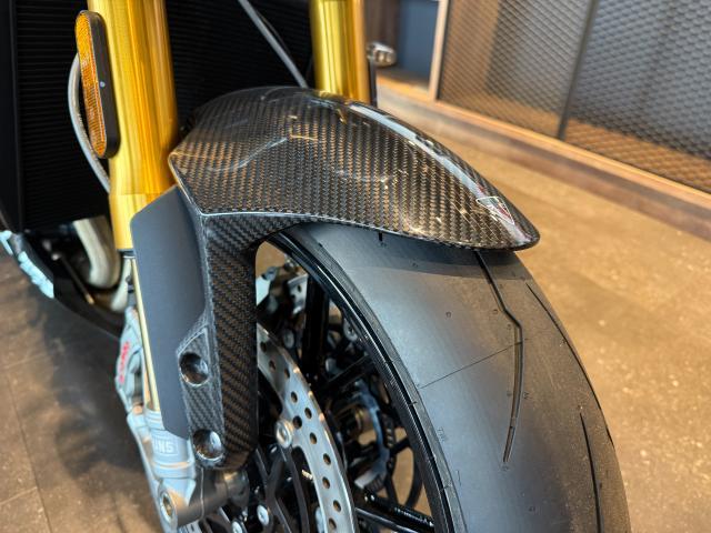 スピードトリプル1200RS オーリンズ前後サスペンション ブレンボキャリパー クイックシフター 走行モード切り替え